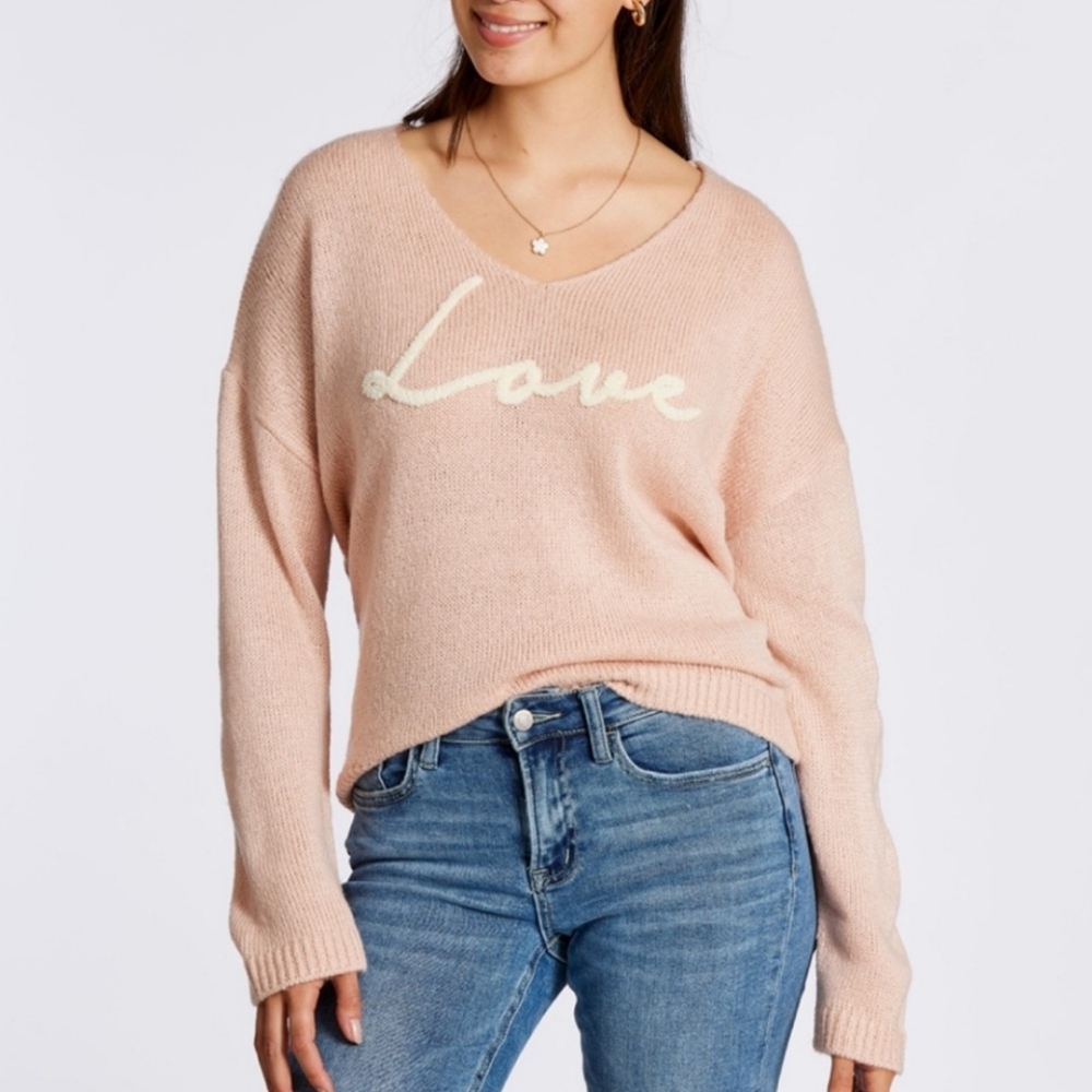 🆕️ Mia & Tess 'LOVE' V-Neckline Pink Rose Knit Sweater. NWT